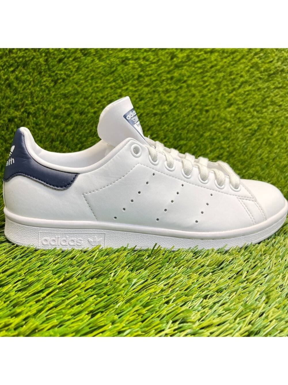 Adidas Stan Smith Boys Size 5.5 White Blue Athletic Lifestyle Shoes Sneakers